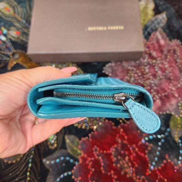 EUC Bottega Wallet - Picture 6 of 14